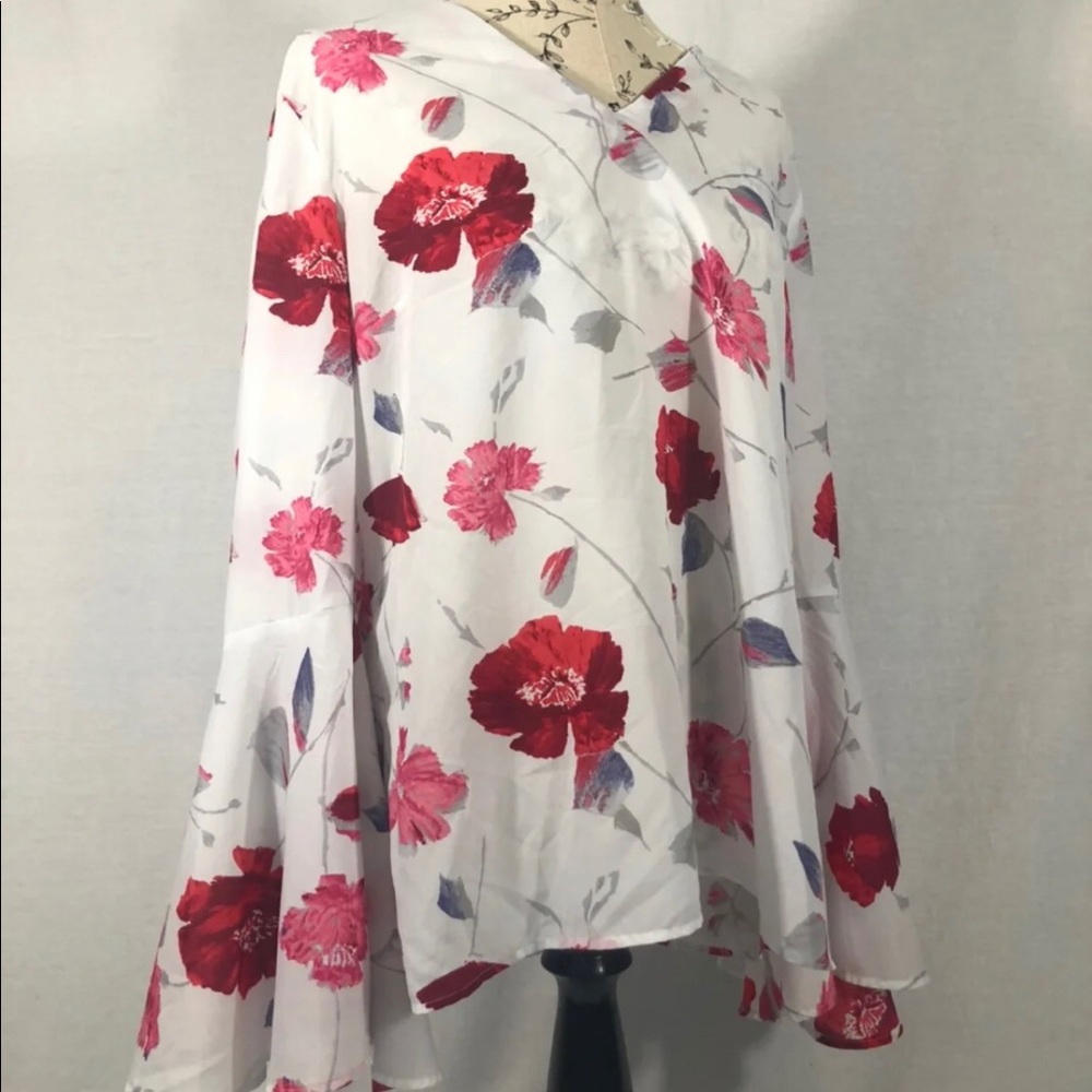 Rose blouse with flowing silky material